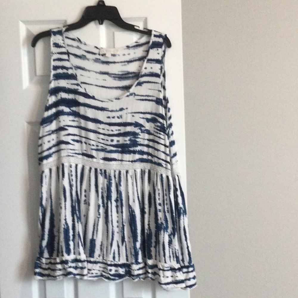 Sleeveless empire waist lace insert blouse